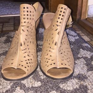 Chunky sandals